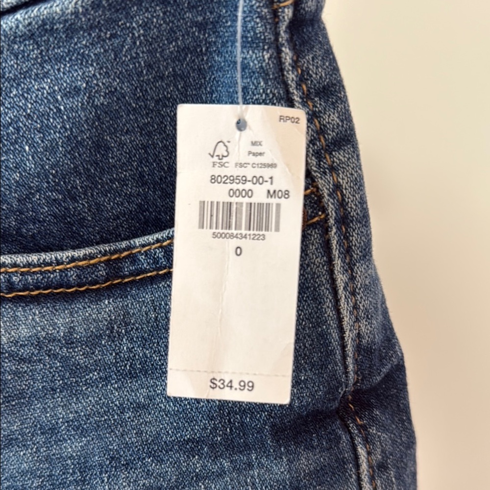 Old Navy Women's Blue Denim Shorts - Picture 4 of 5